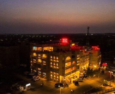Facade Photo Hotel (2)