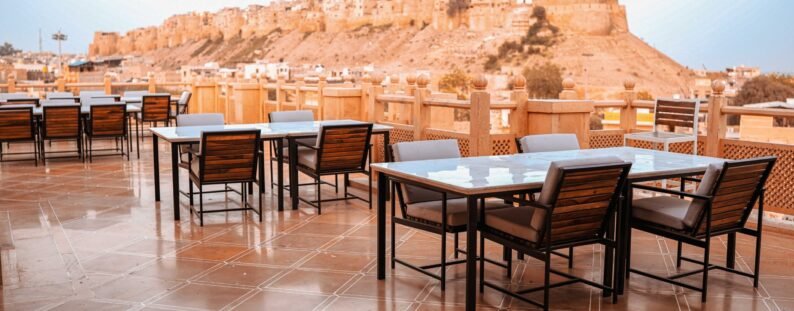 Roof top Restaurant fort View (2)